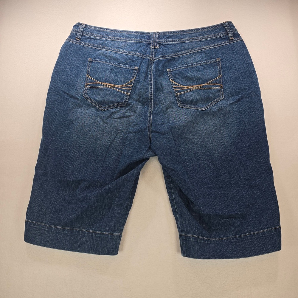 Bandolino Jeans Brady Denim Bermuda Shorts Blue Medium Wash Womens 18W - Picture 2 of 12